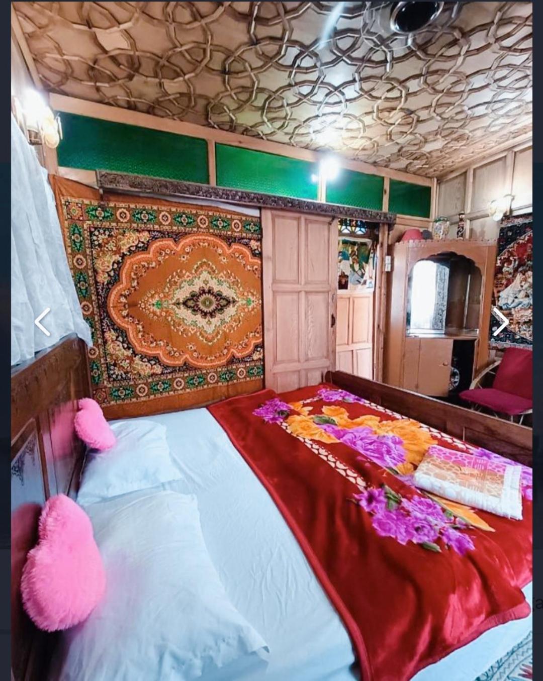 New Minar Group Of Houseboats Hotel ศรีนาการ์ ภายนอก รูปภาพ