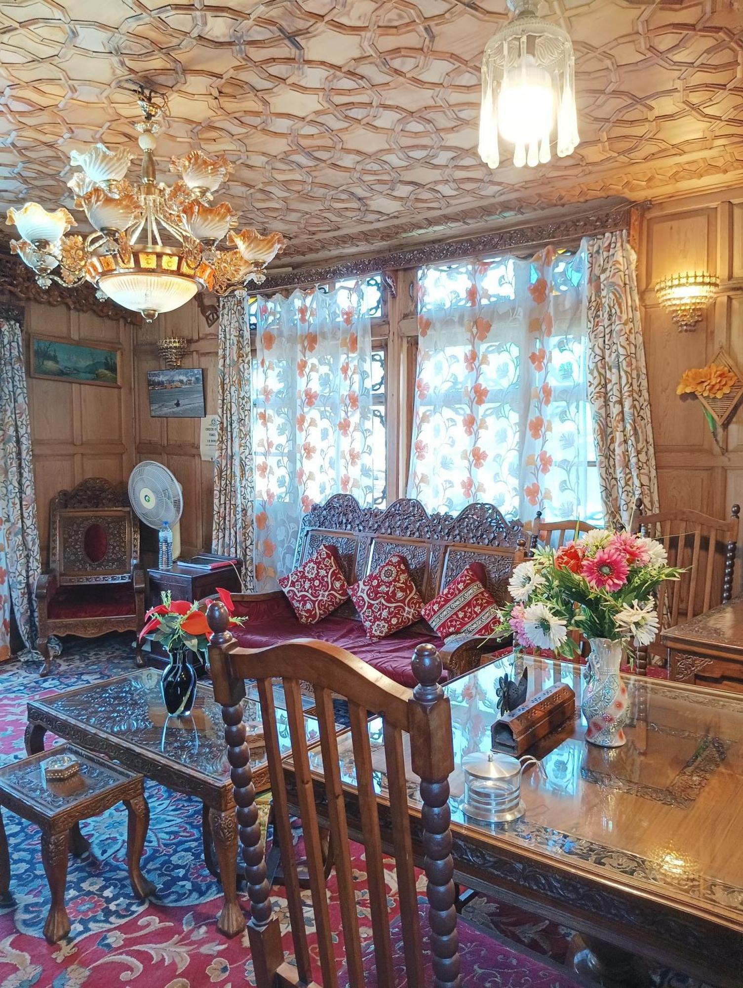 New Minar Group Of Houseboats Hotel ศรีนาการ์ ภายนอก รูปภาพ