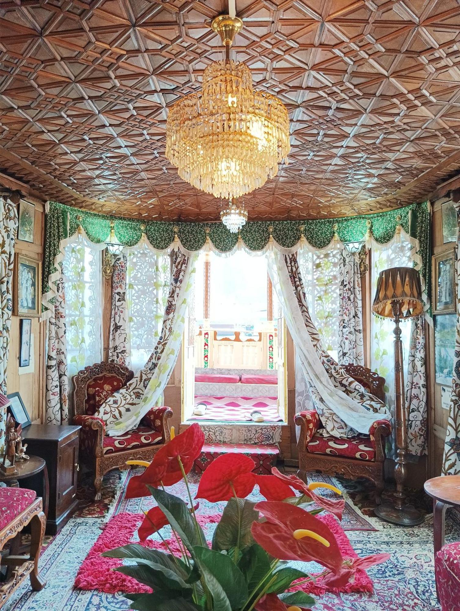 New Minar Group Of Houseboats Hotel ศรีนาการ์ ภายนอก รูปภาพ