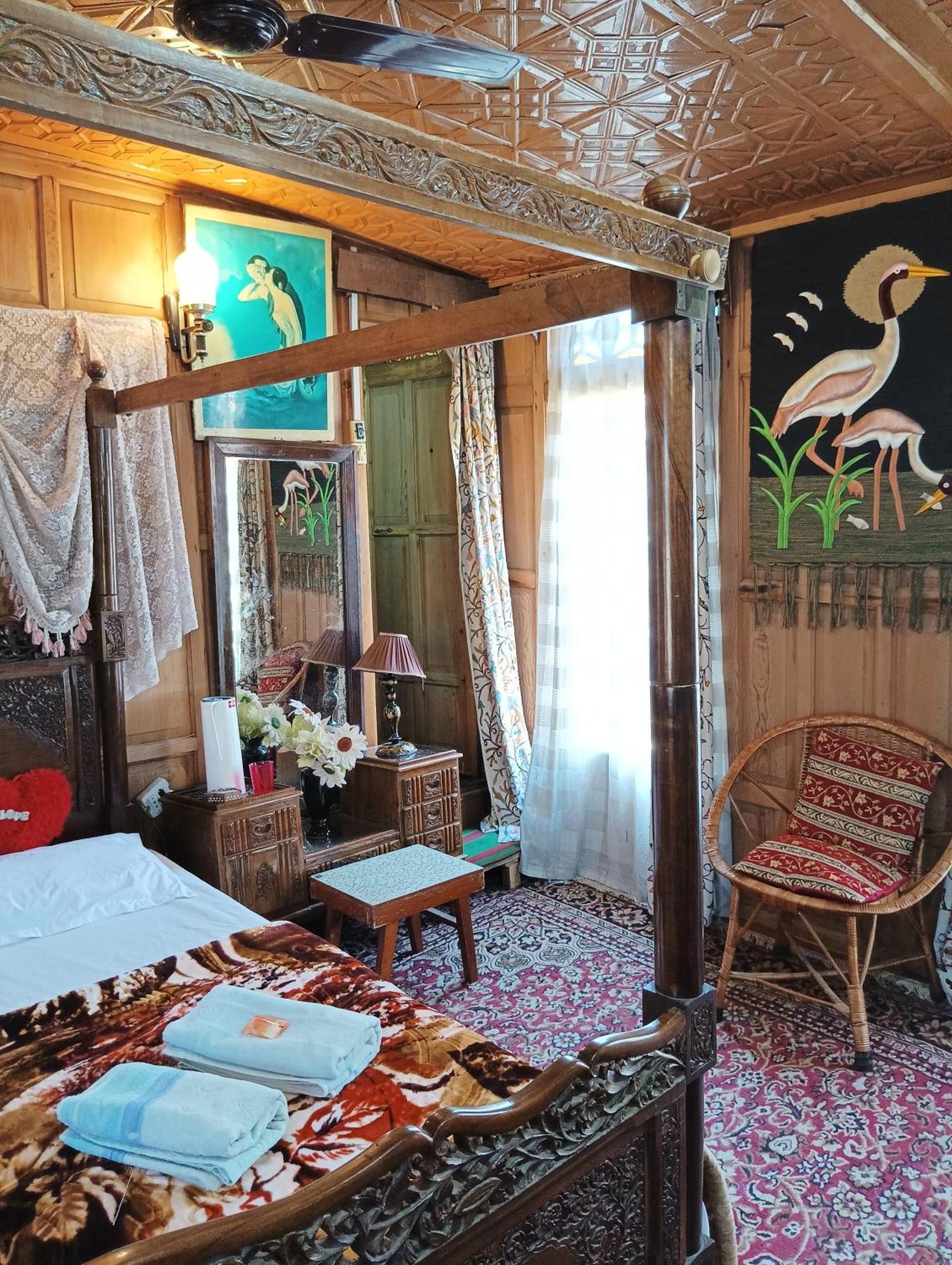 New Minar Group Of Houseboats Hotel ศรีนาการ์ ภายนอก รูปภาพ