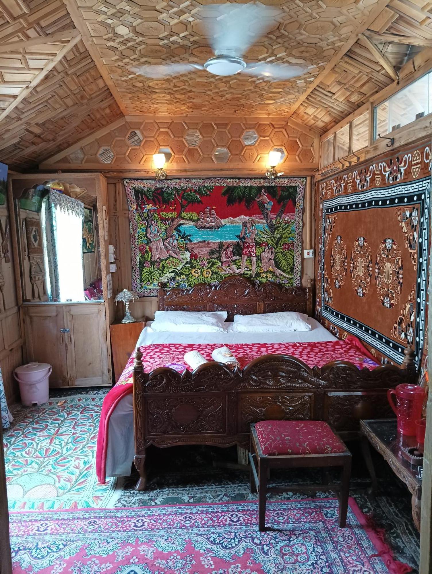 New Minar Group Of Houseboats Hotel ศรีนาการ์ ภายนอก รูปภาพ